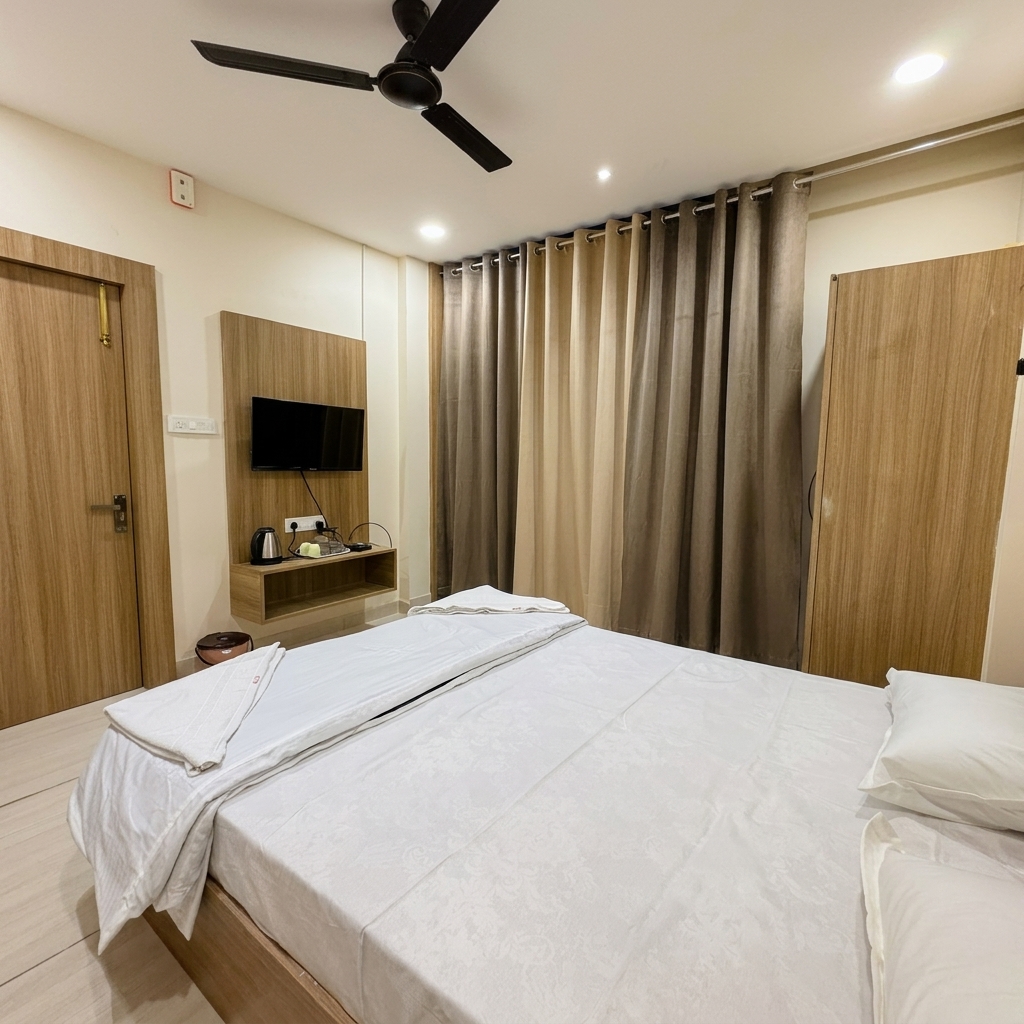 Deluxe AC Room Bed Structure